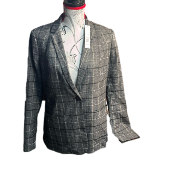 T Tahari Jackets & Blazers - NTW  women’s size 6 Ttahari blazer gray